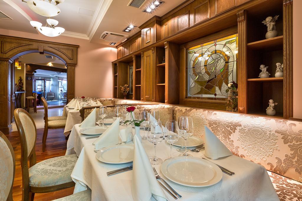 Hotel Club Central ヒサリャ エクステリア 写真