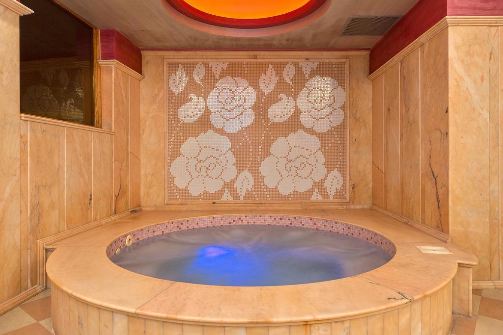 Hotel Club Central ヒサリャ エクステリア 写真