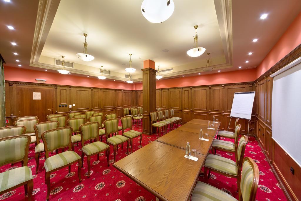 Hotel Club Central ヒサリャ エクステリア 写真