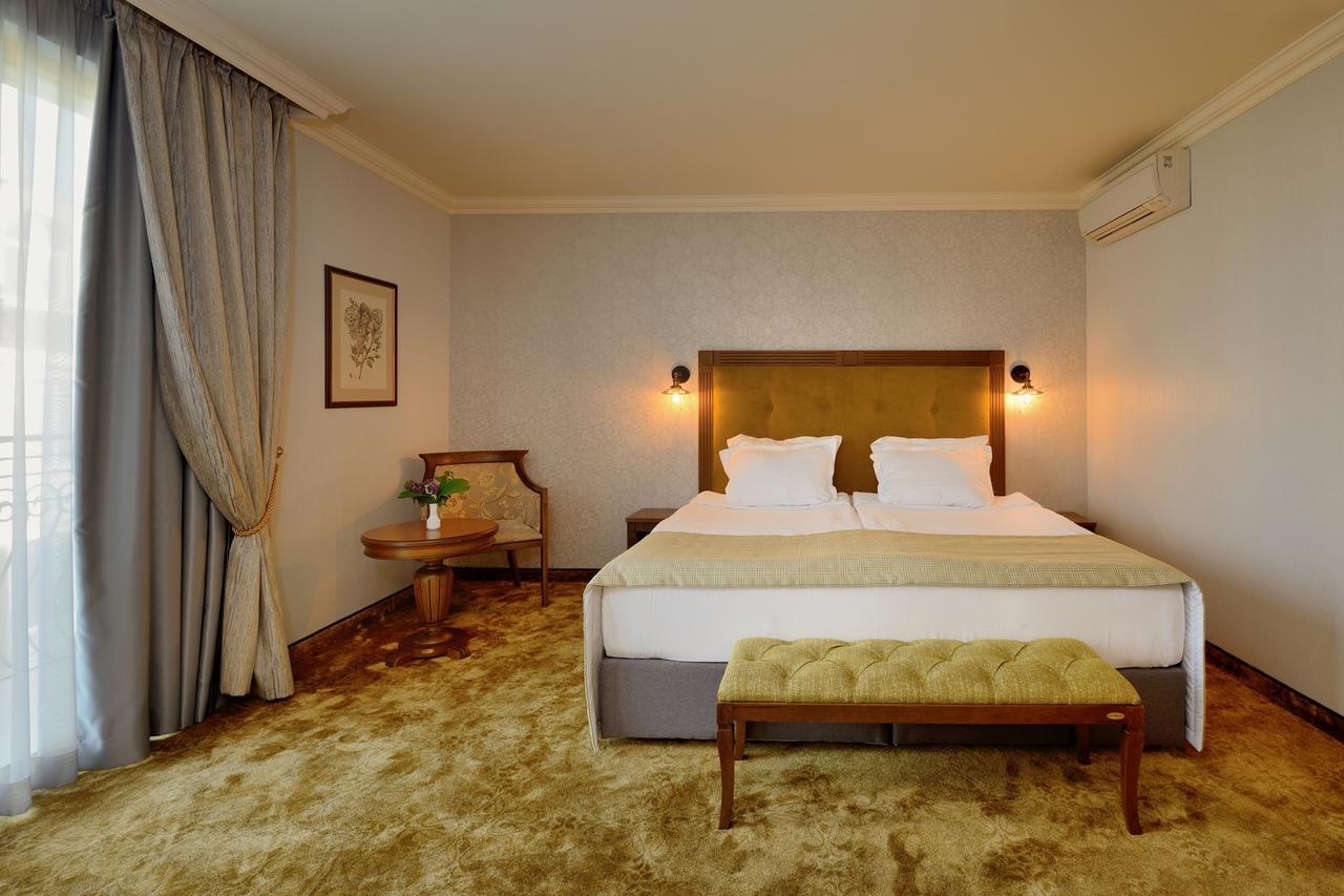 Hotel Club Central ヒサリャ エクステリア 写真